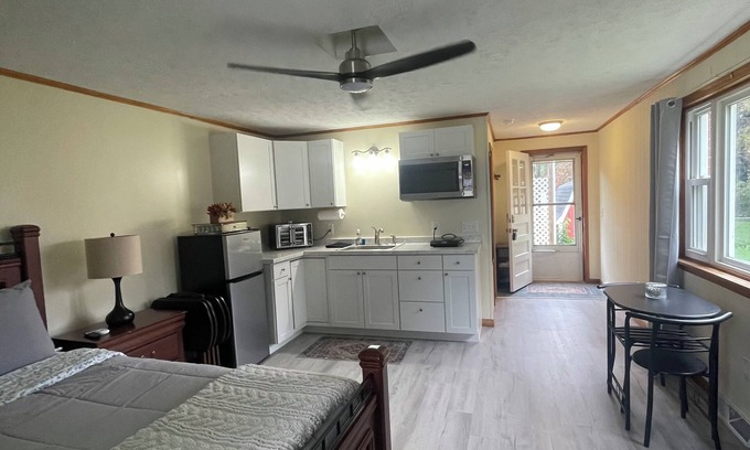 Waynesboro Apartment | Charming 1-bedroom apartment in delightful Waynesboro with WiFi, AC