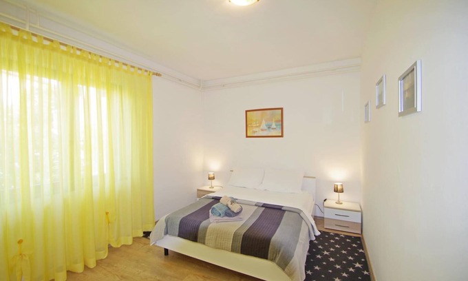 Vinkuran Apartment | Charming 1-bedroom apartment in Vinkuran, 1 km from the beach