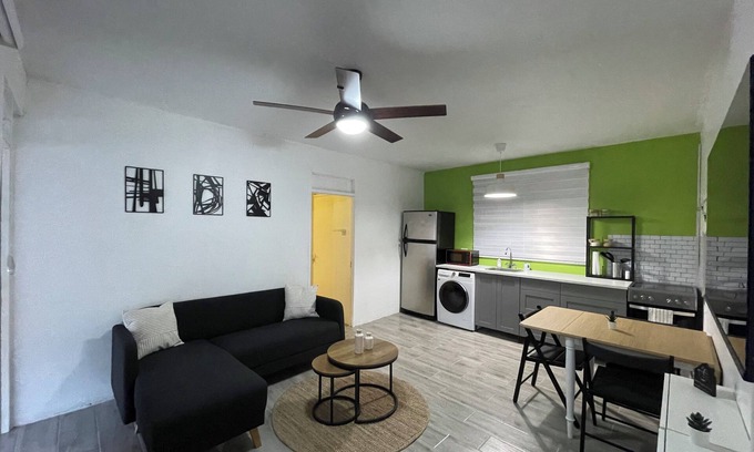 Eden Gardens Apartment | Charming 1-bedroom apartment with AC and WiFi with Kingston Mountain Views