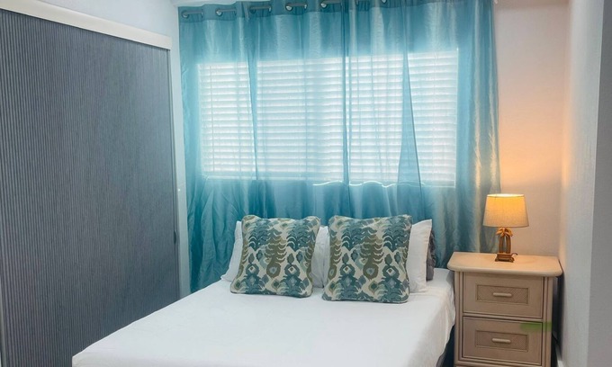 Sarasota Springs Apartment | Charming 1 bedroom apartment in Sarasota , a few miles from Siesta key beach !
