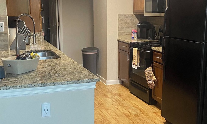 Barker Apartment | Charming 1-bedroom apartment in marvelous Houston with AC, fitness room, WiFi