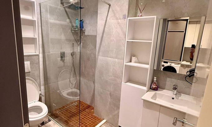 Tirana Apartment | Charming 1-bedroom apartment in wonderful Tiranë with AC, WiFi
