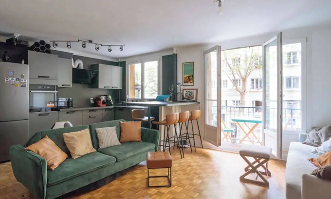 Saint-Fargeau Apartment | Charming 1 bedroom apart with balcony!