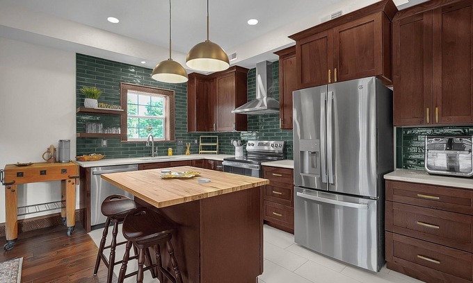 Tarlton Apartment | Charming 1-bedroom apartment in pleasant Tarlton. Where modern meets cozy.