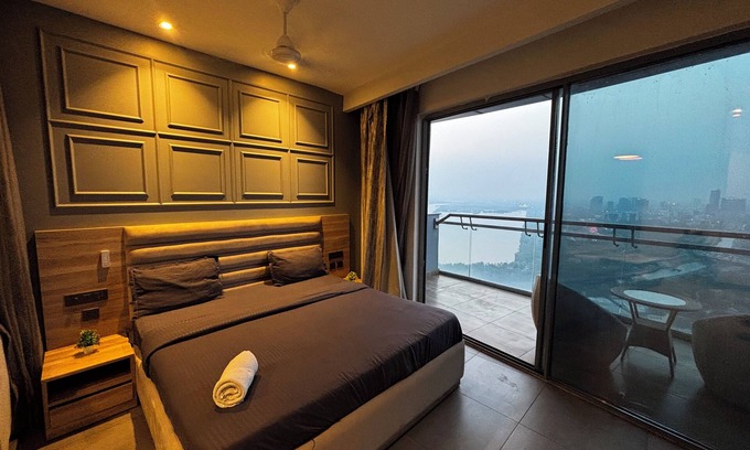 Noida Apartment | Charming 1-bedroom apartment with AC, WiFi in enchanting Noida