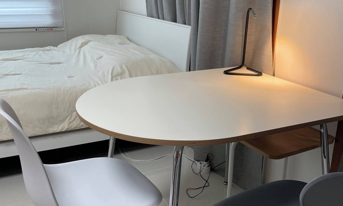 Yeoksam Apartment | Charming 1-bedroom apartment in brilliant Seoul with WiFi, AC