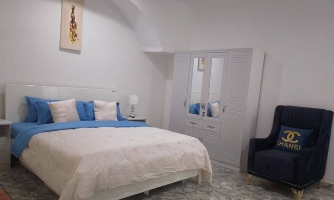 Tema Apartment | Charming 1-bedroom apartment in Tema with AC