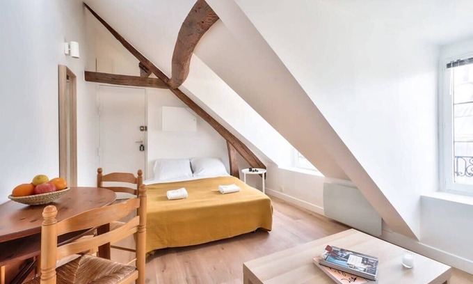 Quartier de la Porte-Saint-Denis Apartment | Charming 1 Bedroom Apt in the Heart of Paris (6)