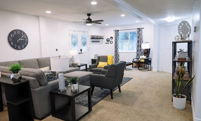 Cottonwood Heights Apartment | Charming 1-bedroom basement apartment in between the canyons