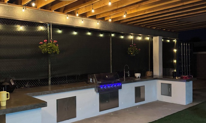 Mesa House | Charming 1-bedroom casita in peaceful Mesa with pickleball sports court.