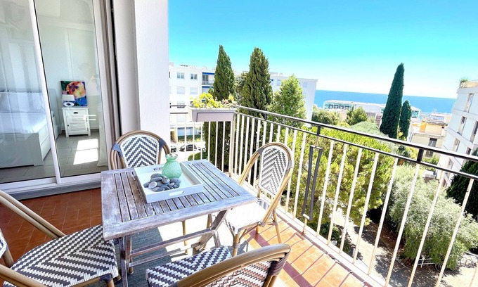 La Madeleine Apartment | Charming 1-bedroom flat WATER VIEW in lovely Nice, France. 5n from the BEACH.
