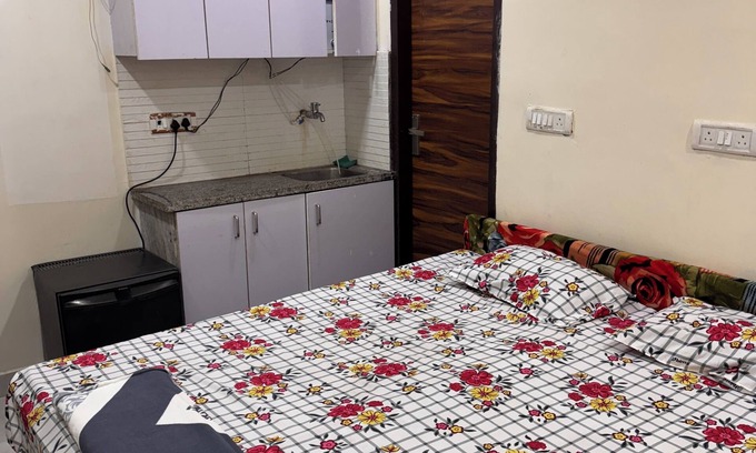 Old Rajinder Nagar House | Charming 1-bedroom house in amazing New Delhi with AC