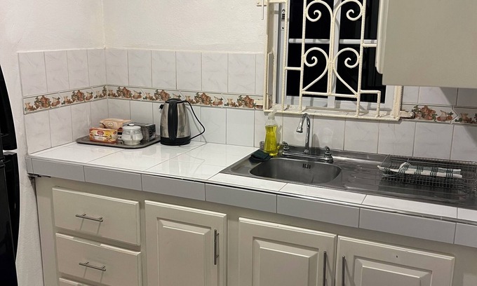 Kingston House | Charming 1-bedroom house with AC and WiFi in awesome Portmore