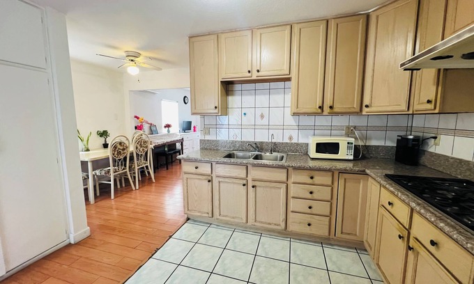South San Gabriel House | Charming 1-bedroom house in Rosemead with WiFi, AC