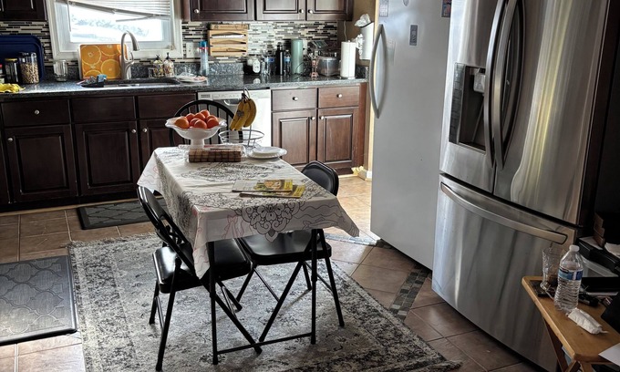 Fairfax House | Charming 1-bedroom house with AC, WiFi in adorable Fairfax