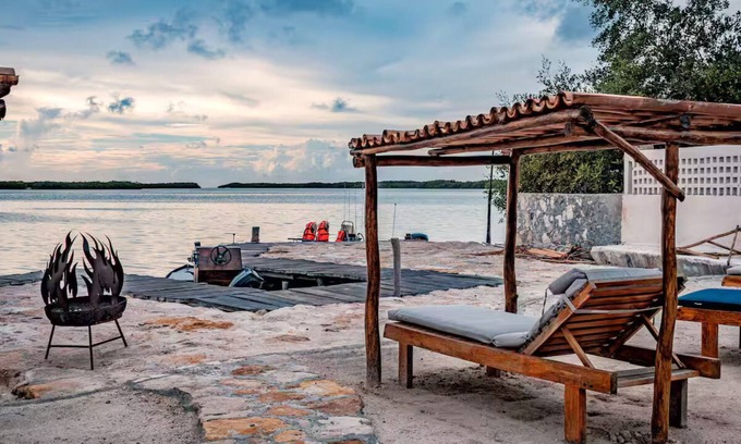 Rio Lagartos Apartment | Charming 1-Bedroom Apartment in Río Lagartos. AC, Rooftop Deck & Private Pier -L