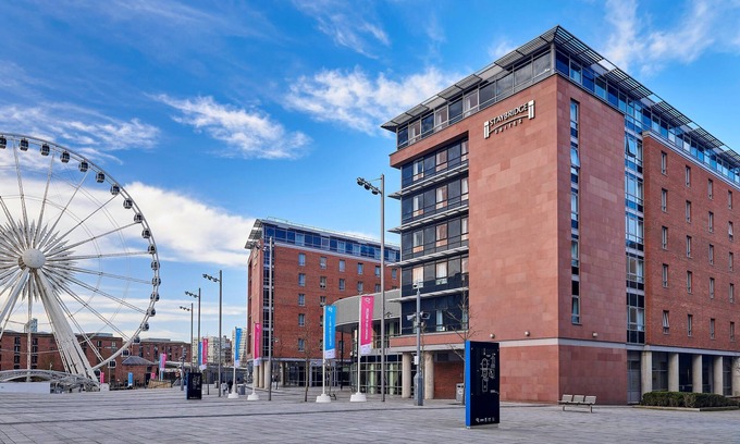 The Docks Apartment | Charming 1 Bedroom Suite | Business Centre On-Site + Free Wi-Fi + Complimentary Breakfast