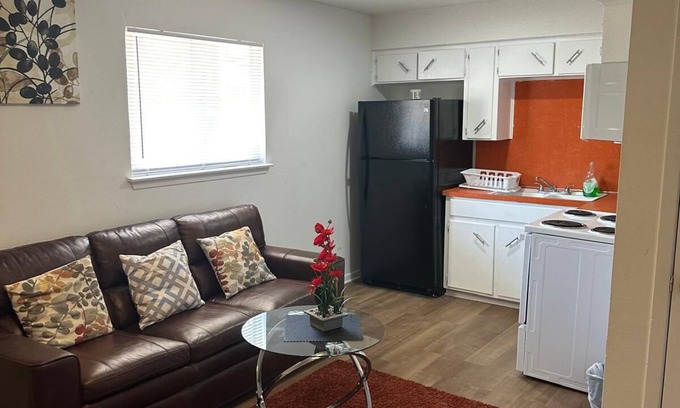 Killeen Apartment | Charming 1-bedroom Space with WiFi, AC in peaceful Killeen