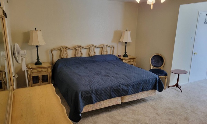 Odessa House | Charming 1-bedroom suite with AC, WiFi in marvelous Odessa