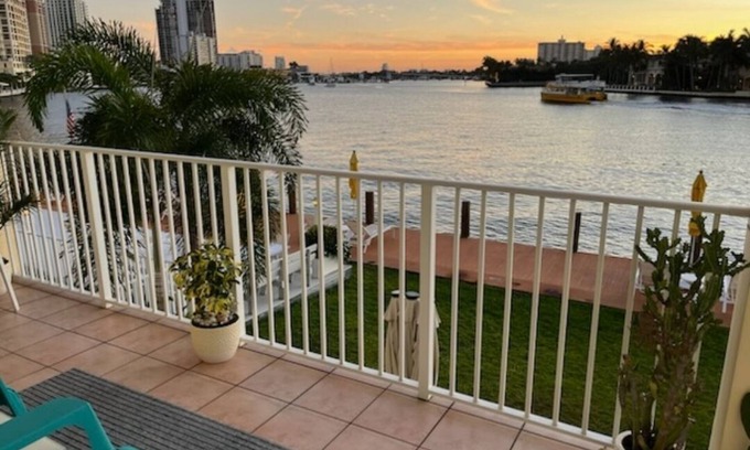 Barrier Island Condo | Charming 1-BR condo on Fort Lauderdale Beach, breathtaking Waterfront Views