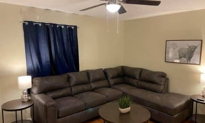 Lawton Apartment | Charming 1-BR upstairs apartment near Fort Sill!