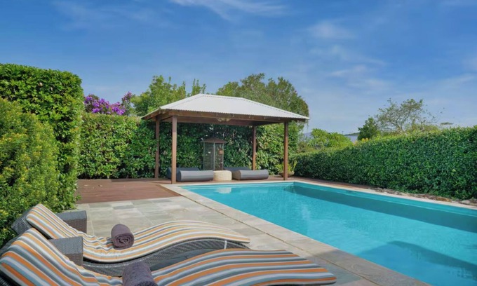 Wamberal Bed & Breakfast | Charming 1-King bedroom in Wamberal