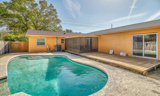 Temple Crest House | Charming 12-Guest Home with Pool & Fenced Backyard