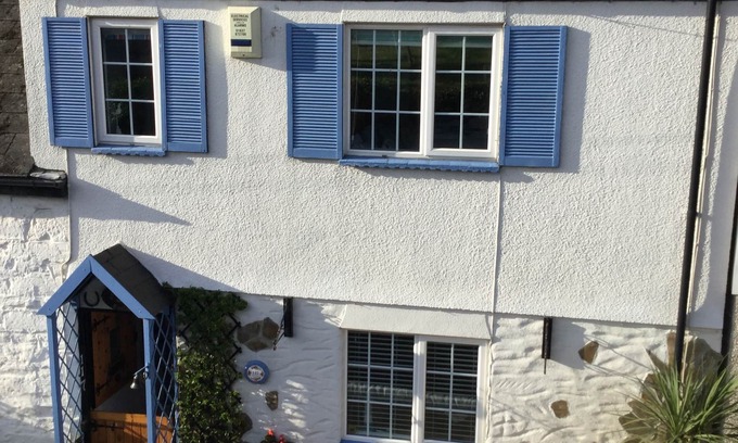 Newquay Cottage | Charming 16th century character cottage in the old part of the village