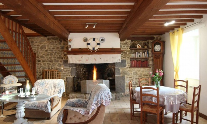 Lingreville Cottage | Charming 18th Century Stone House - 3 BR, Sleeps 5, Near Beach and Hiking Trails