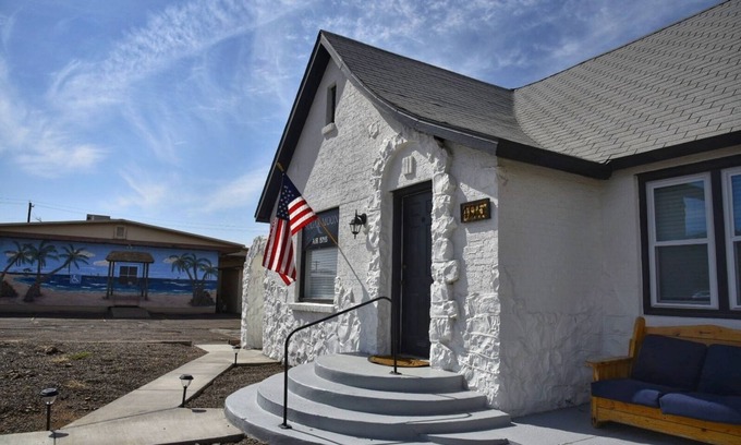 Alpine House | Charming 1920 Tudor-style house, great location!