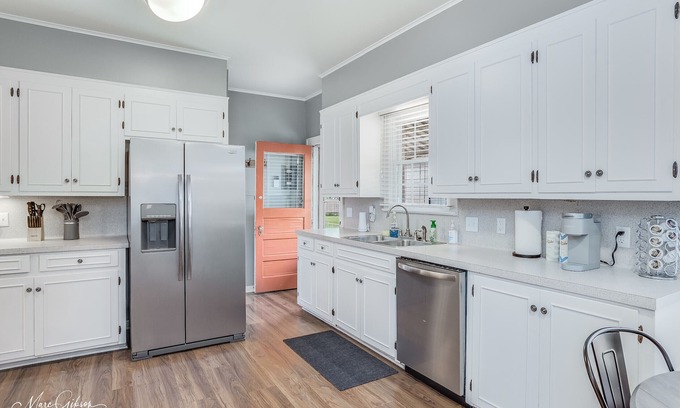 Broadmoor House | Charming 1950's Broadmoor Home in Middle of Shreveport