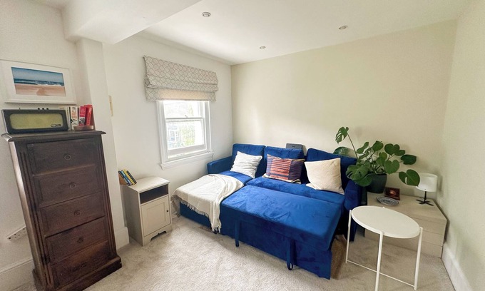 West Kensington Apartment | Charming 1BD Flat, West Kensington