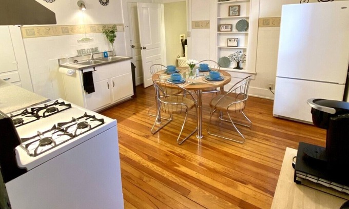 West Carrollton House | Charming 1Bed/1Bath Apartment (1st floor) *Extended Stay*