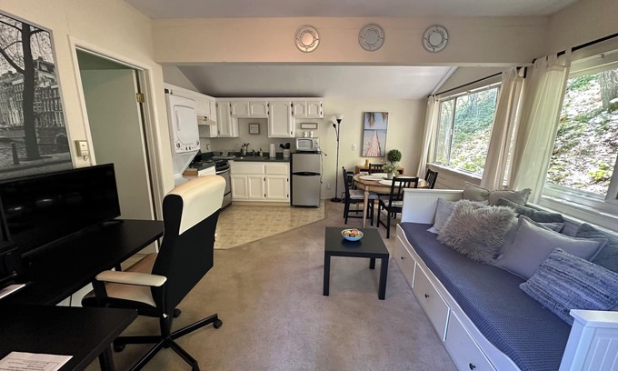 Northwood - Tara House | Charming 1BR Guest House, Orinda