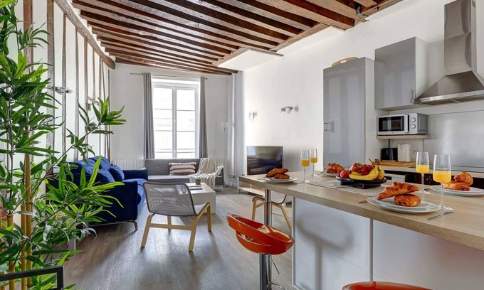 Odeon Apartment | Charming 1BR in Saint-Germain for 4 Guests