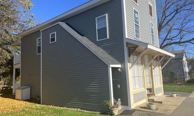 Milford Apartment | Charming 1st floor apt. in Milford, under 5 minutes to Dreams Park