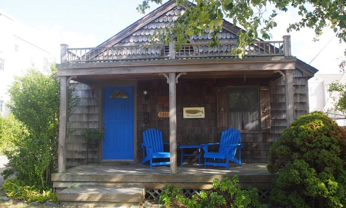 Beach Haven Gardens House | Charming 2 Bedroom Single Family Cottage - Five Star Ratings and Repeat Renters