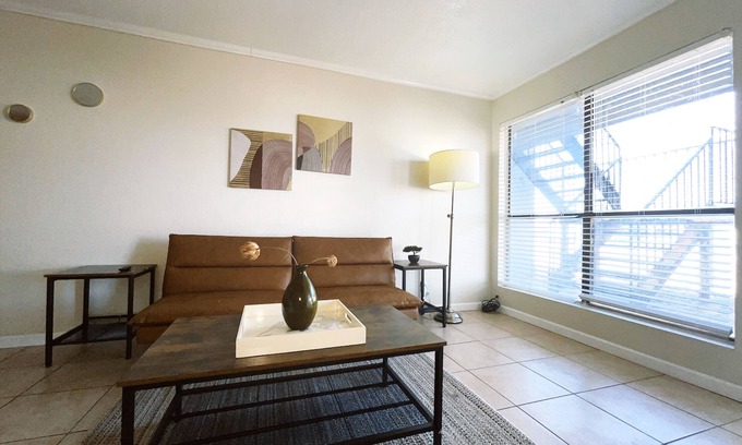 Monahans Apartment | Charming 2-Bed Apartment