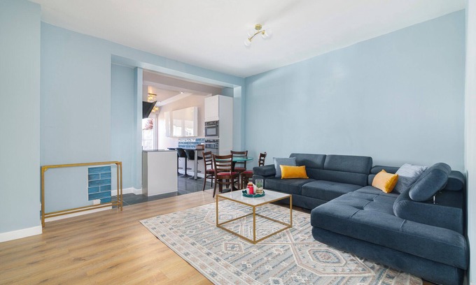 Haringey Apartment | Charming 2-Bed Flat with Private Garden