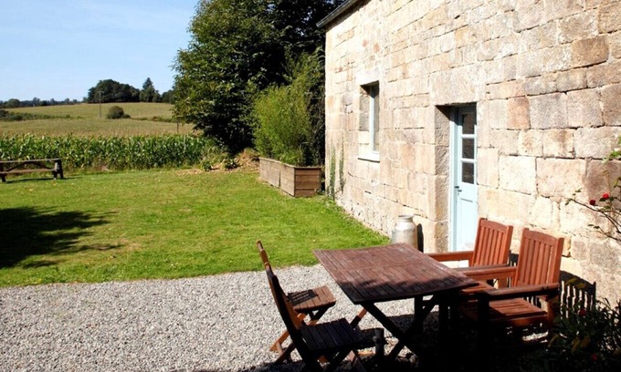 Ploerdut Cottage | Charming 2-bed gite on beautiful 2-acre site, sleeps 5, plus cots.