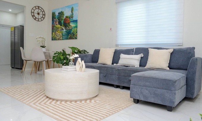 Little London House | Charming 2-bedroom bungalow in Little London with WiFi, AC