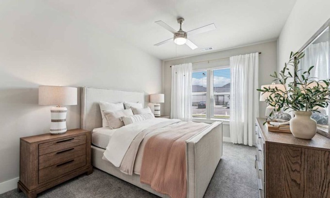 Fort Myers Apartment | Charming 2-bedroom apartment in amazing Fort Myers with fitness room, AC