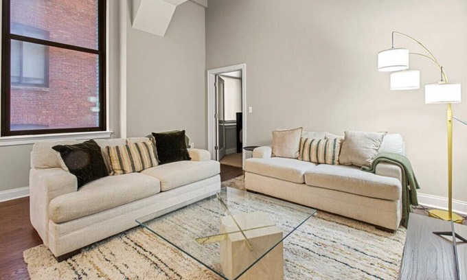 Inner Harbor Apartment | ⭐️Charming 2-bedroom Apartment ⭐️ in beautiful Inner Harbor