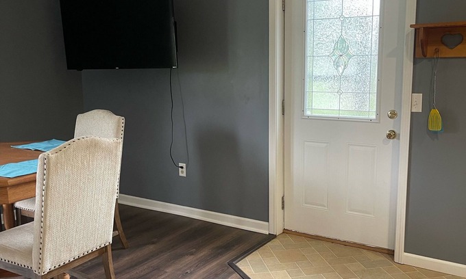 Hillsdale Apartment | Charming 2-bedroom apartment in fabulous Hillsdale with WiFi, ACn