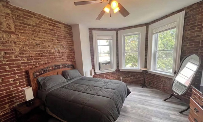 Southwest Garden Apartment | Charming 2-bedroom apartment in wonderful St. Louis with AC, WiFi
