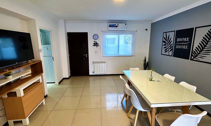 Mendoza City Center Apartment | Charming 2-bedroom apartment in Mendoza with AC, WiFi, garage ans washmachine