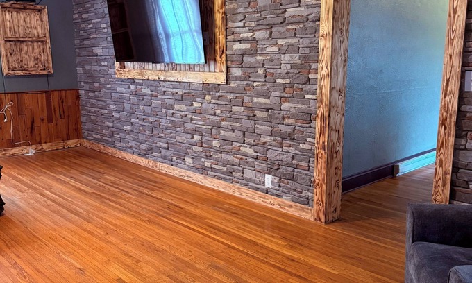 Rainelle Apartment | Charming 2-bedroom apartment in Rainelle with out door hot tub