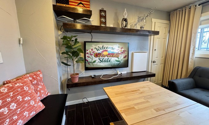 Virginia Village Apartment | Charming 2-bedroom apartment with AC, WiFi Near Cherry Creek, Denver