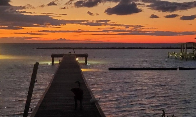 Grand Isle House | Charming 2-bedroom Camp with Private Pier