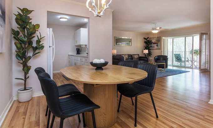 Charlotte Condo | Charming 2-bedroom condo in Midtown Charlotte, in Myers Park
